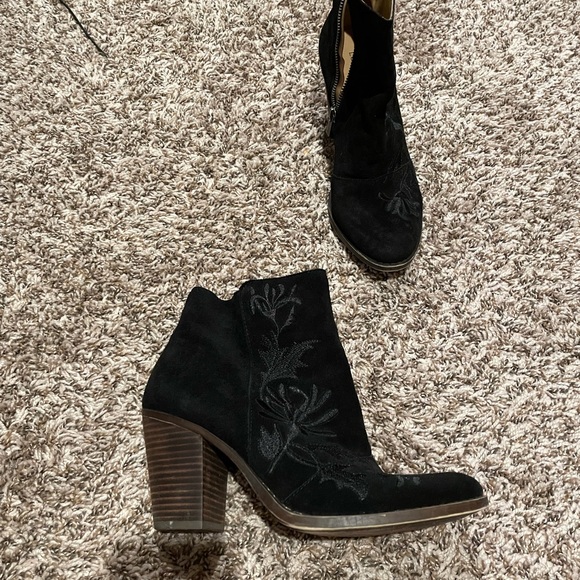 Lucky Brand Embroidered Booties - Picture 2 of 5